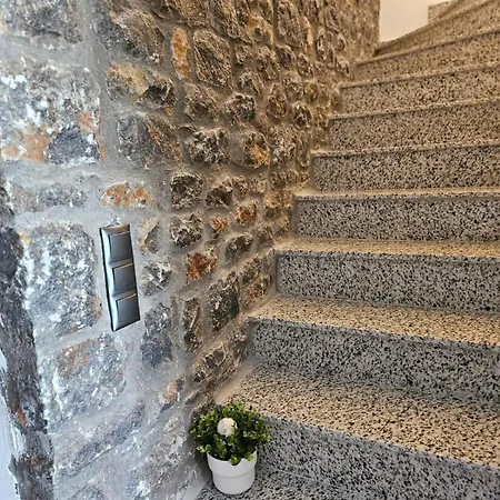 Villa Glaroi 2 *